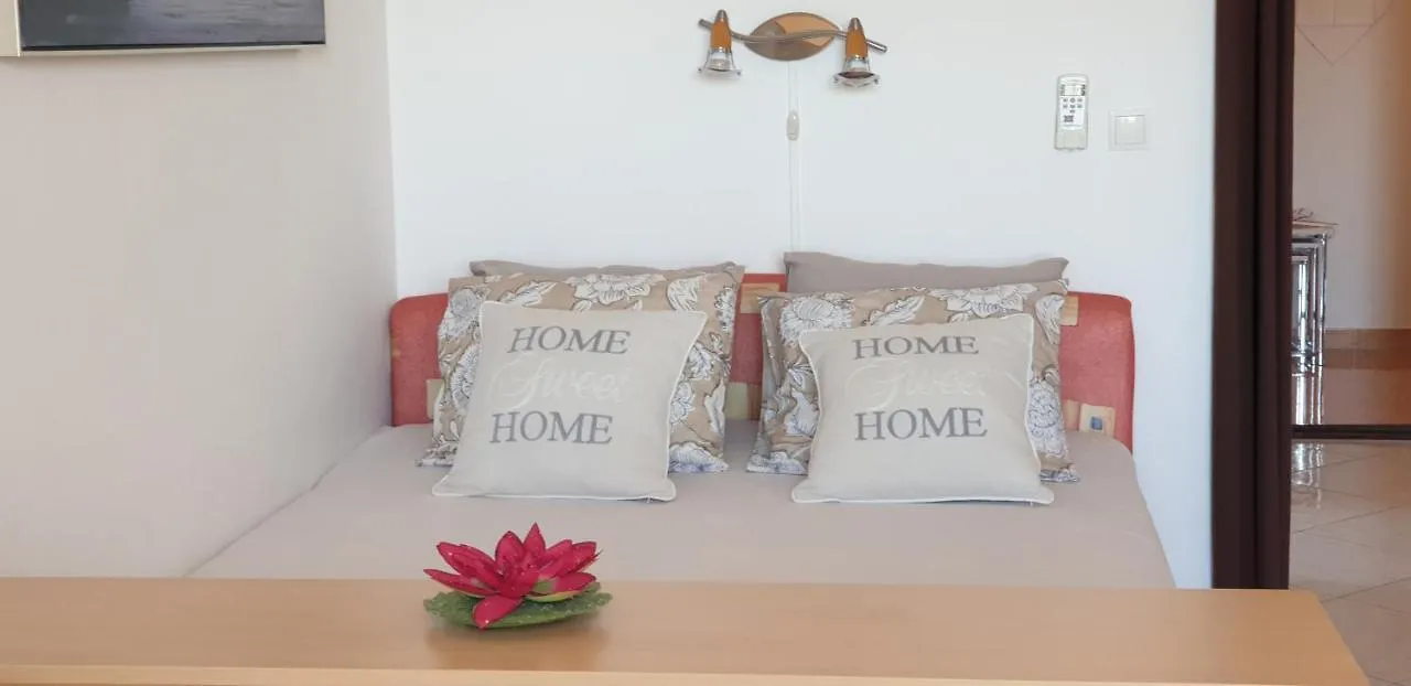 Apartment Eso Kastela 0*,  Croatia