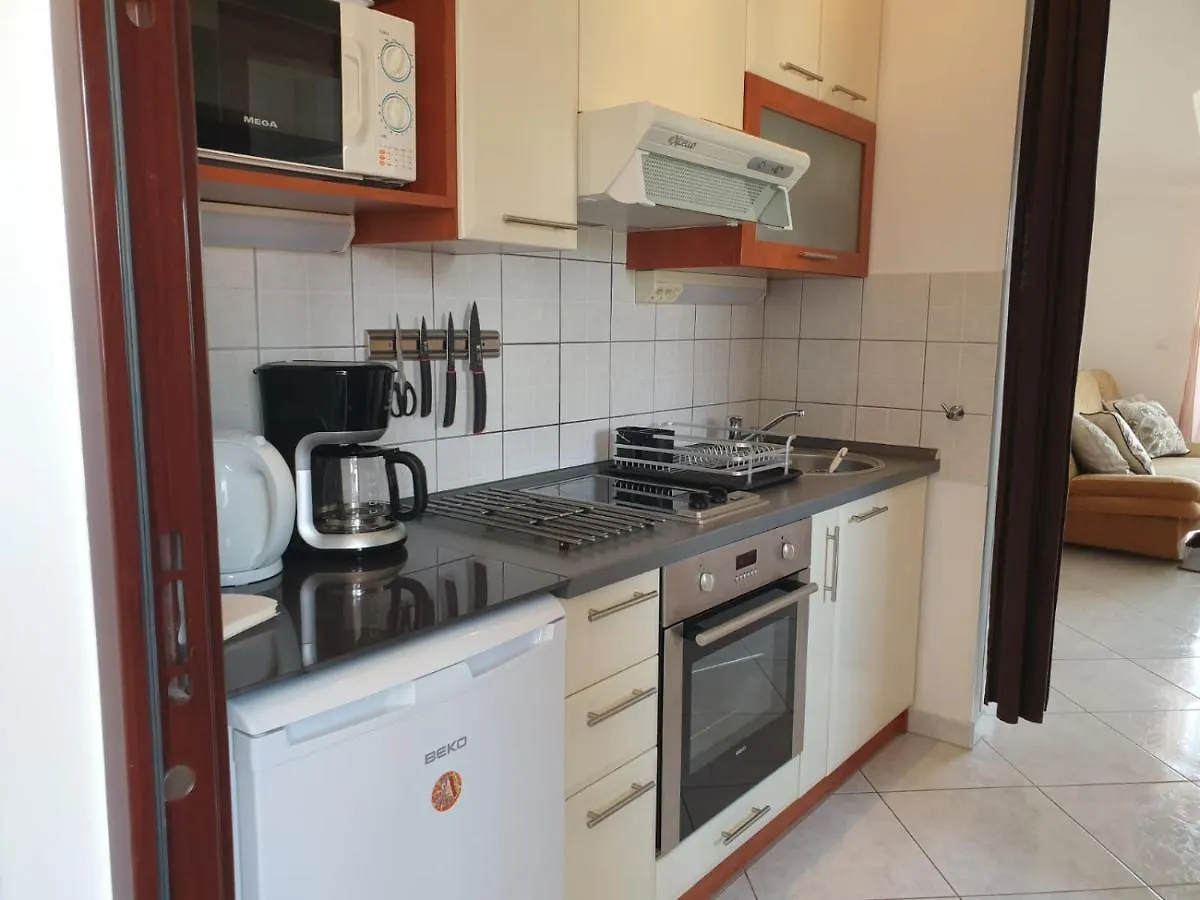 Apartment Eso Kastela 0*,  Croatia