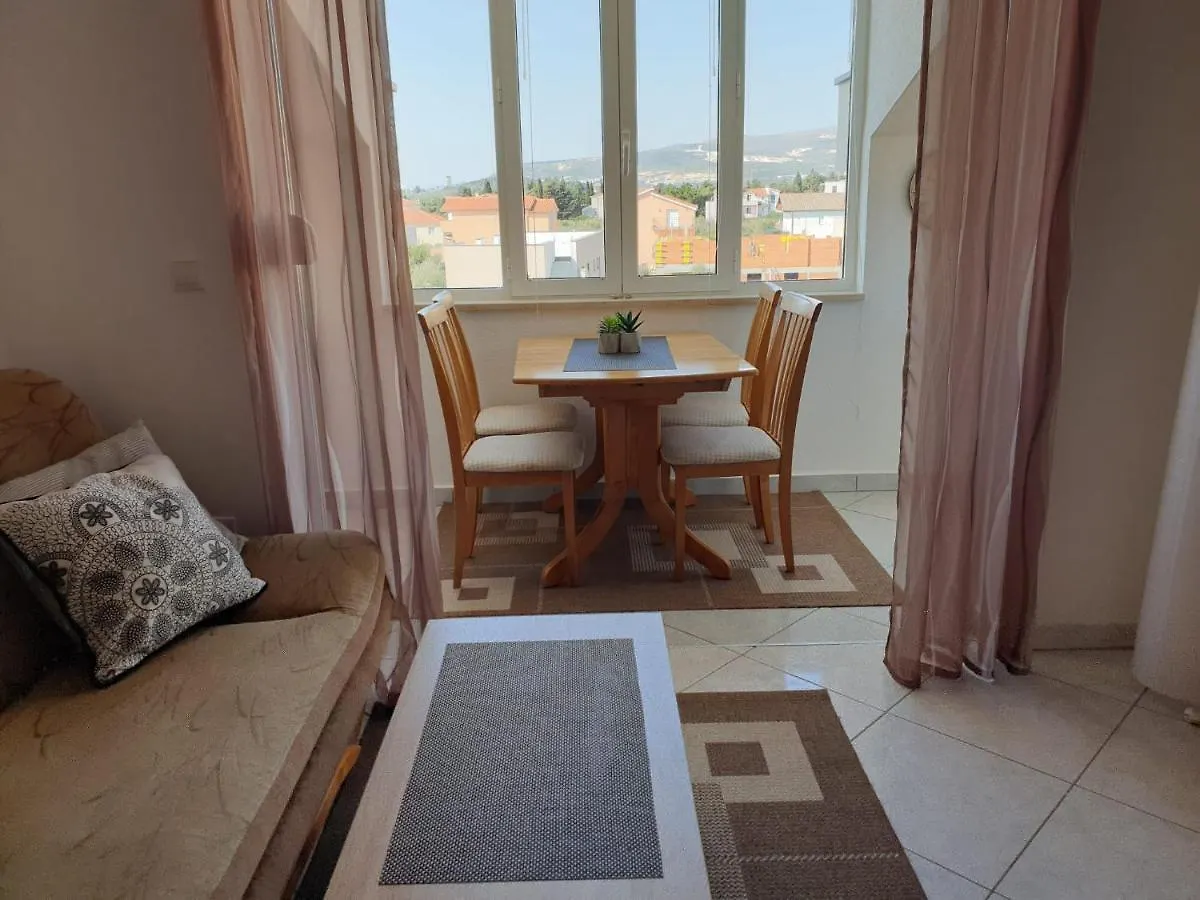 Apartment Eso Kastela Croatia